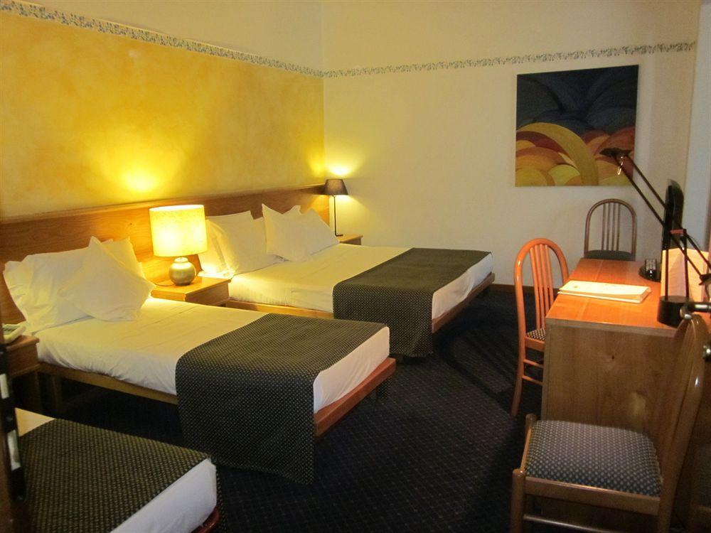 Hotel Marina Тори дел Бенако Екстериор снимка