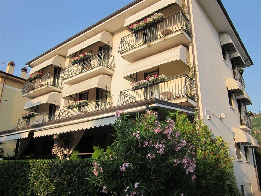 Hotel Marina Тори дел Бенако Екстериор снимка