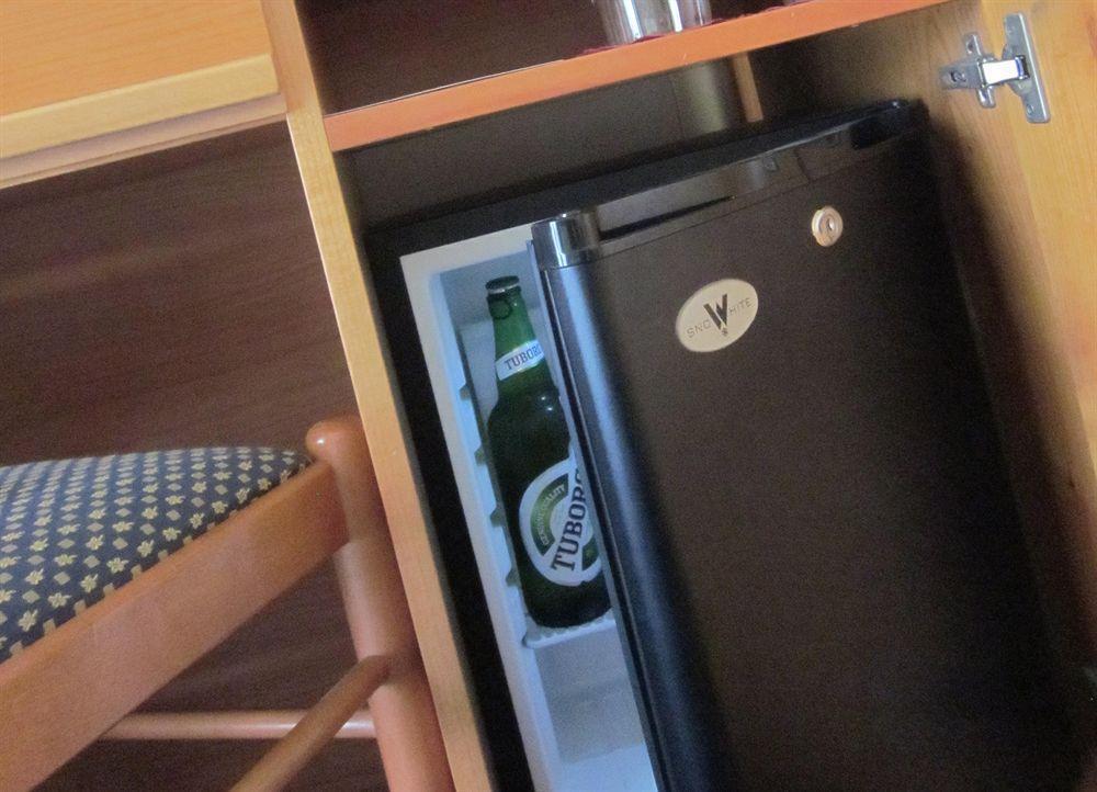 Hotel Marina Тори дел Бенако Екстериор снимка