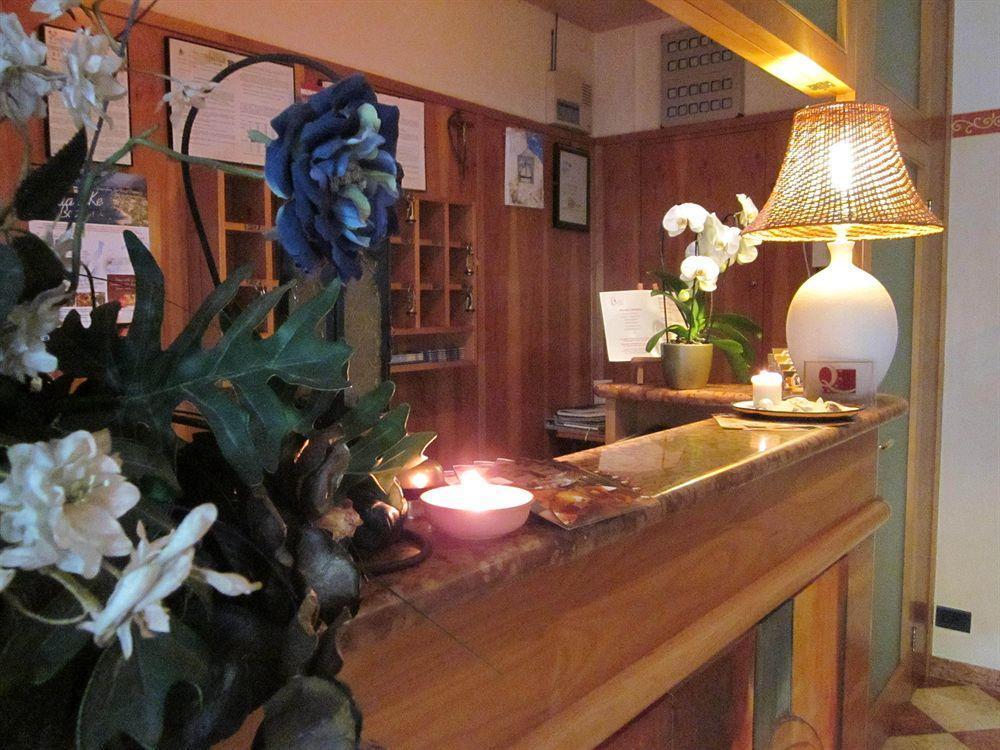 Hotel Marina Тори дел Бенако Екстериор снимка