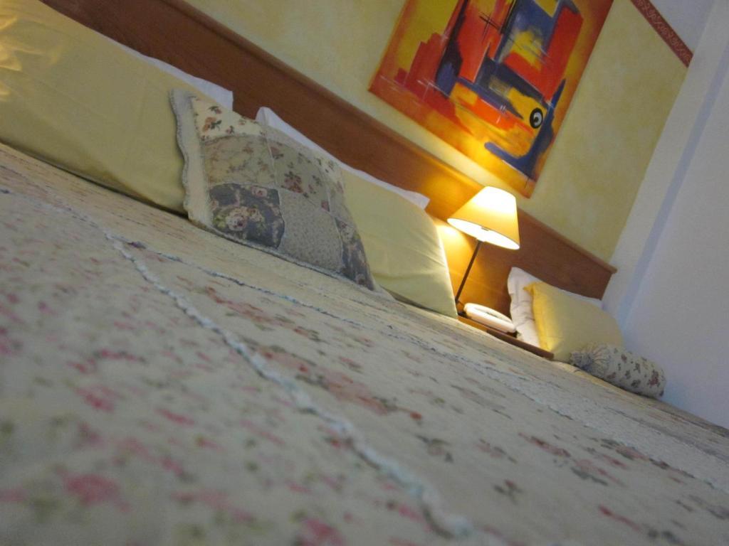 Hotel Marina Тори дел Бенако Стая снимка